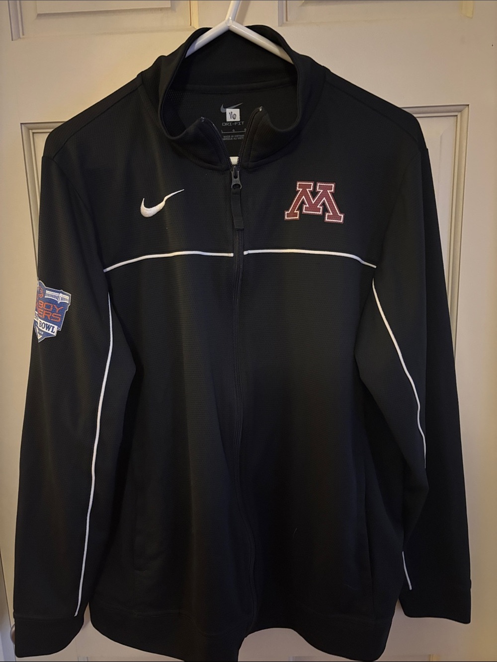 Nike Dri-FIT Minnesota Golden Gophers team issued full-zip jacket